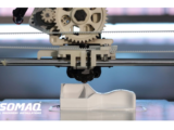 Impresora 3D para repuestos y componentes. En Disomaq somos expertos en la venta e instalación de maquinaria para Aluminio, PVC, metacrilato y Composite